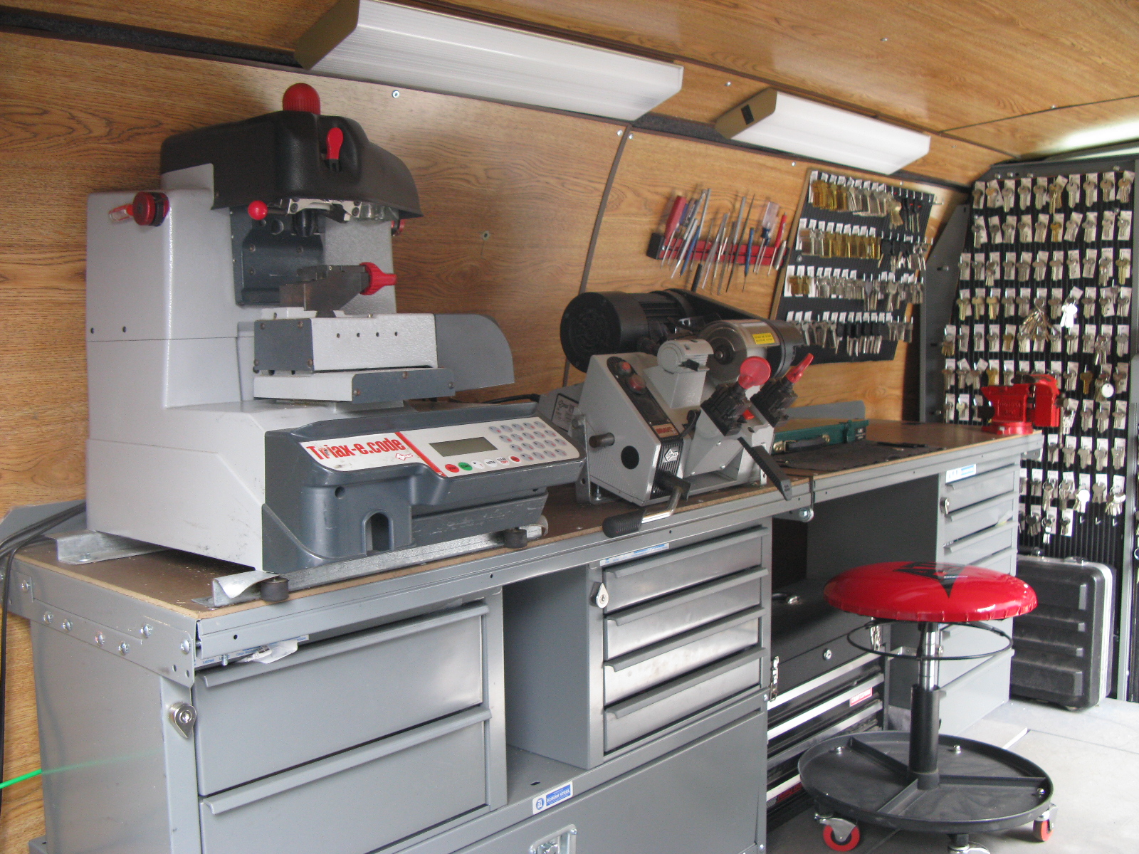 We come equipped with state of the art equipment in our van